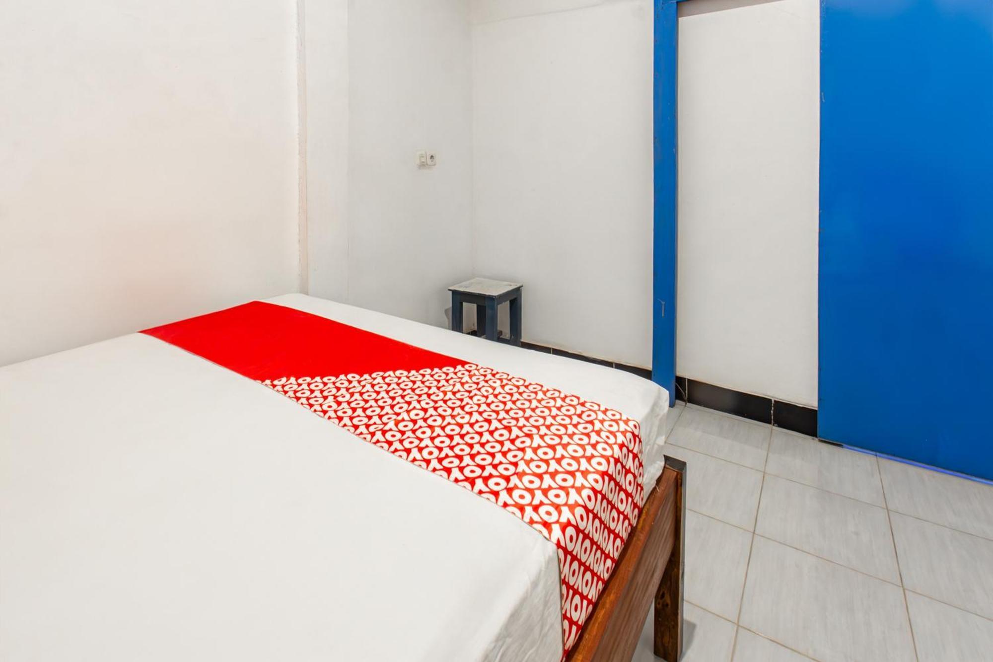 Oyo 93359 Kawi Homestay Praya Exterior foto